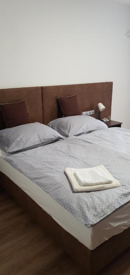 Czermann Holiday Inn Oroszlany Luaran gambar