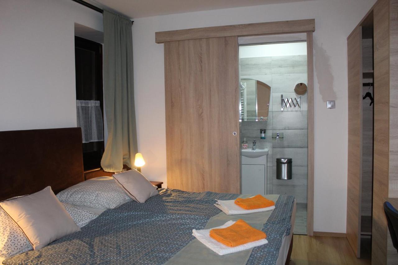 Czermann Holiday Inn Oroszlany Luaran gambar